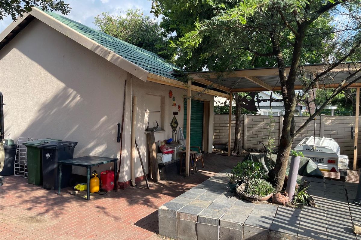 Double Storey  House For Sale in Secunda - Photo 3