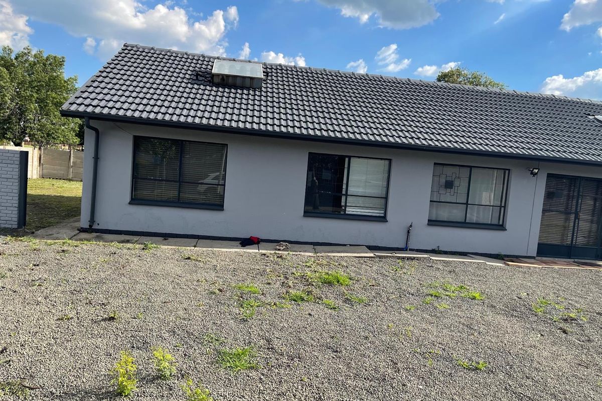 Commercial Property For Sale in Secunda - Photo 2