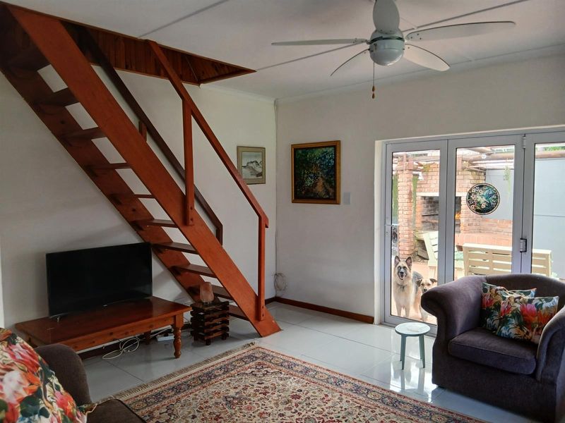 A Welcoming Haven of Style, Sophistication and Home Comforts - Photo 4