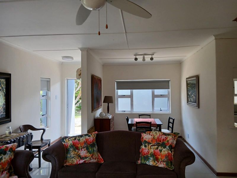 A Welcoming Haven of Style, Sophistication and Home Comforts - Photo 5