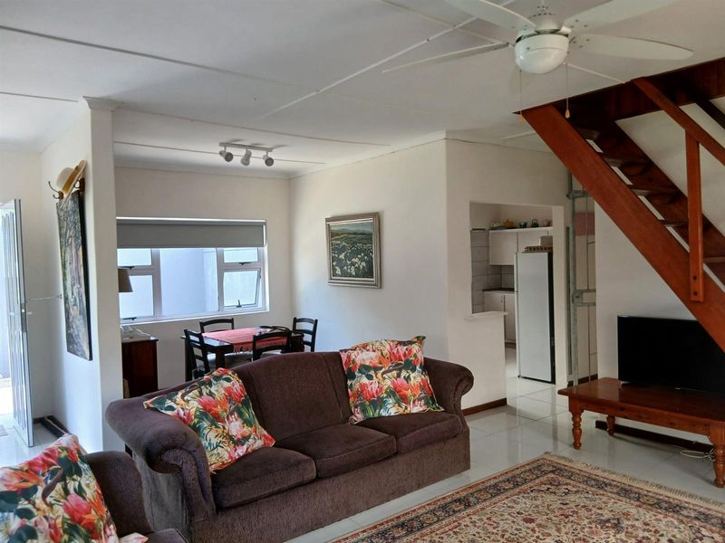 A Welcoming Haven of Style, Sophistication and Home Comforts - Photo 3