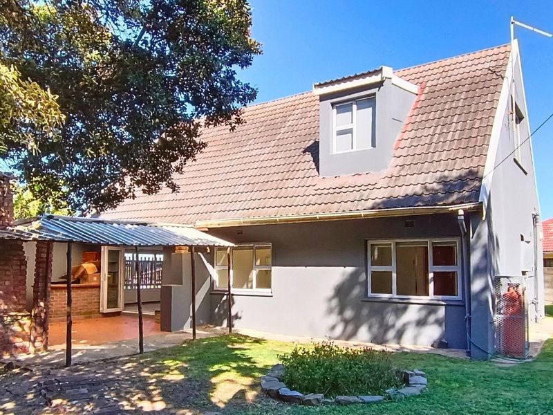 A Welcoming Haven of Style, Sophistication and Home Comforts - Photo 4