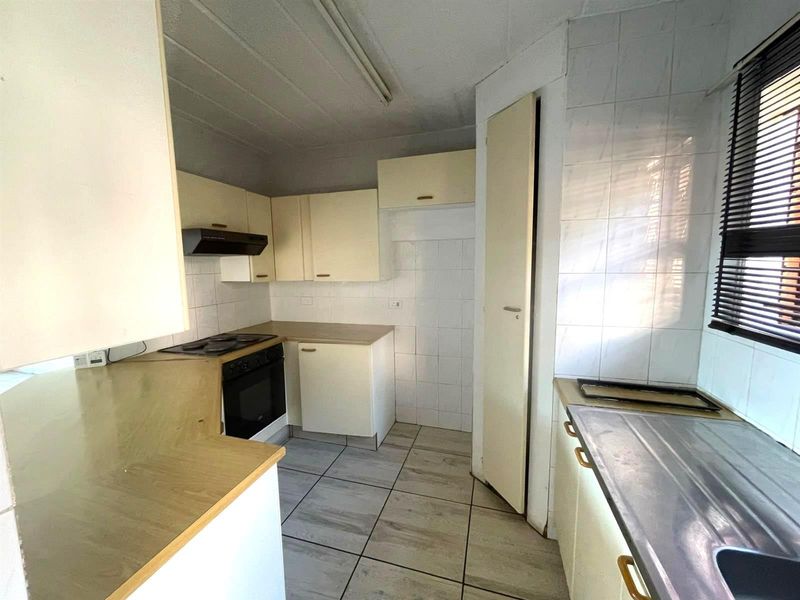 Excellent Opportunity:- 2 Bedrooms | 1 Bathroom | Ground Floor in Little Falls For Sale - Photo 8