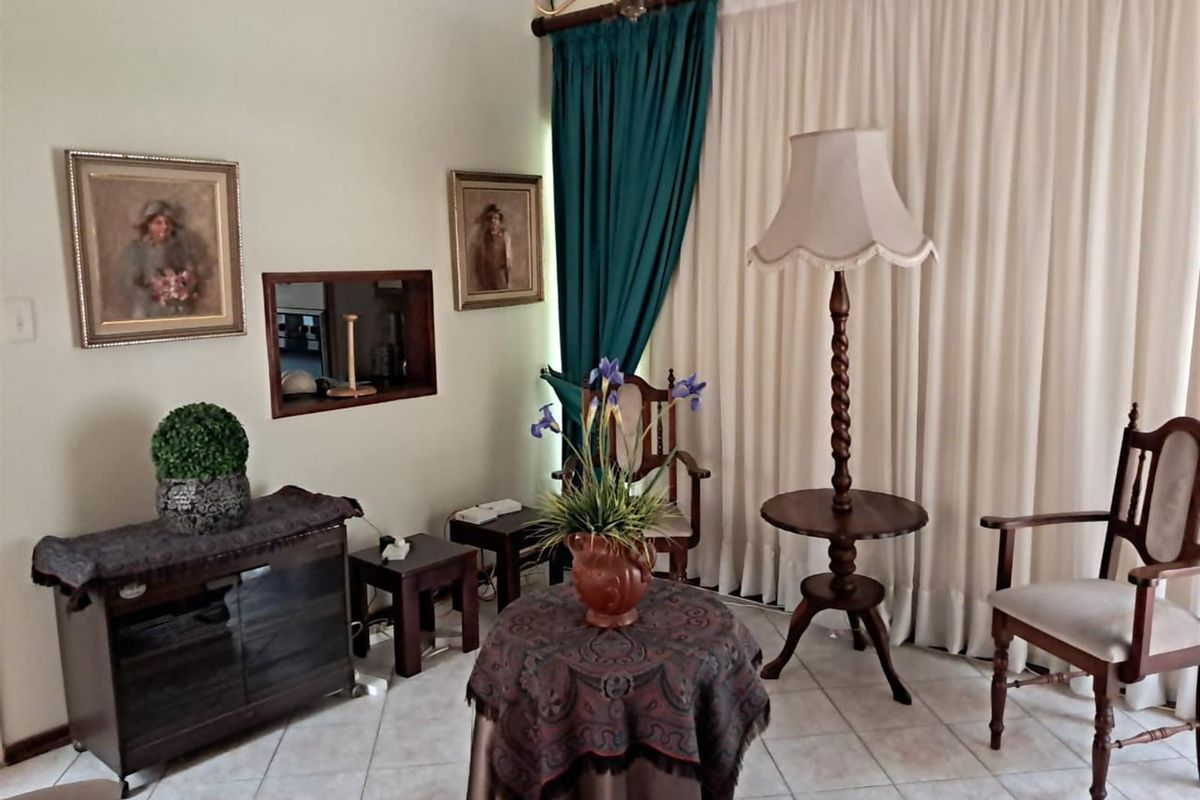 Stunning 4 bedroom family house for sale in Wonderboom - Photo 4