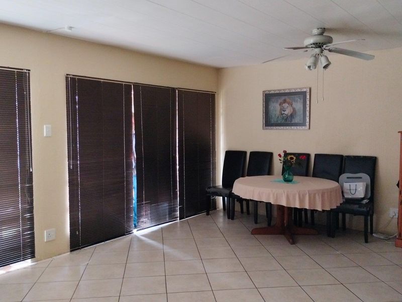 Apartment For Sale in New State Areas, Springs - Photo 7