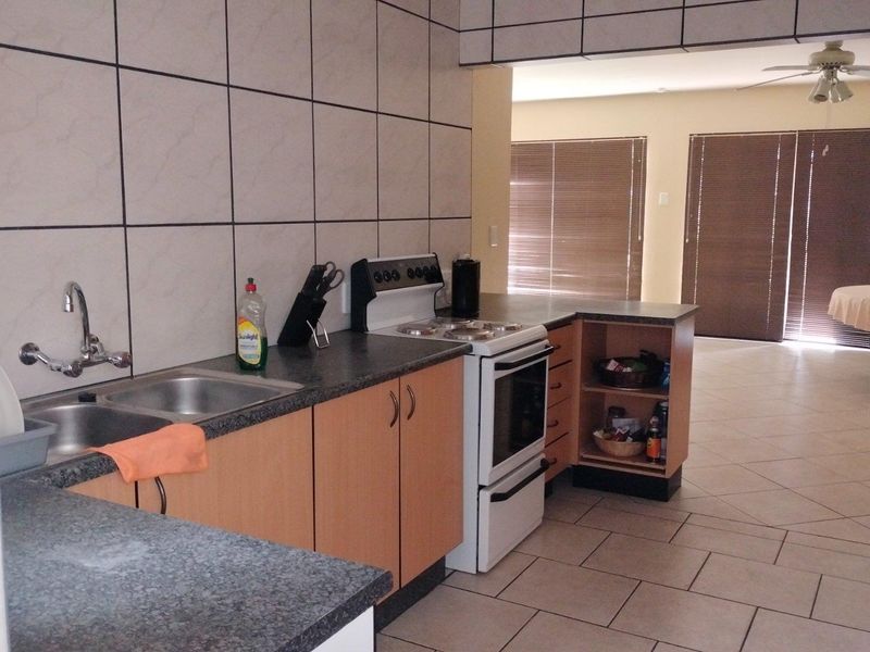 Apartment For Sale in New State Areas, Springs - Photo 5