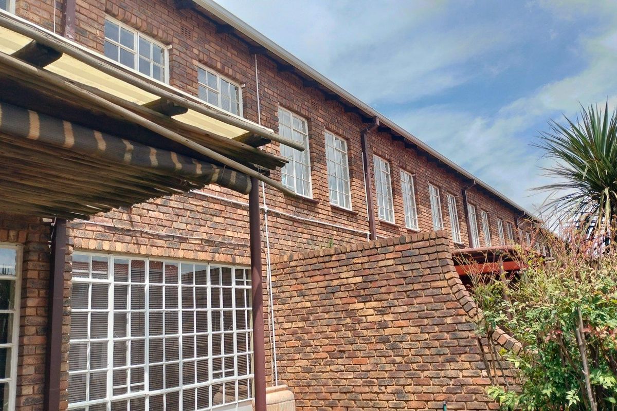 Apartment For Sale in New State Areas, Springs - Photo 4