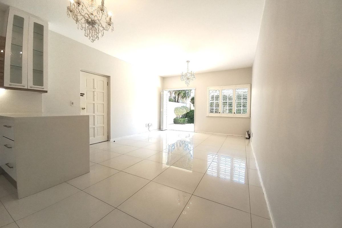 Price reduced  Immaculate Renovated Garden Unit in Prime Sandown location. - Photo 5