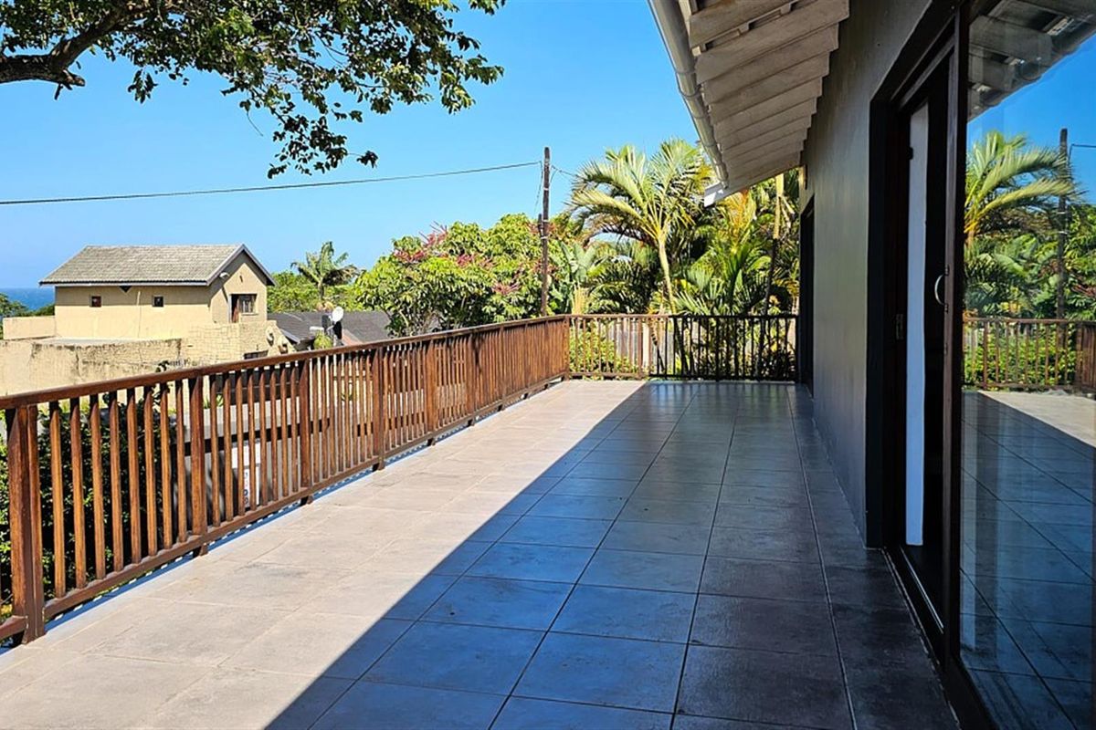 House (4 Apartments) For Sale in Ramsgate, KwaZulu Natal - Photo 2
