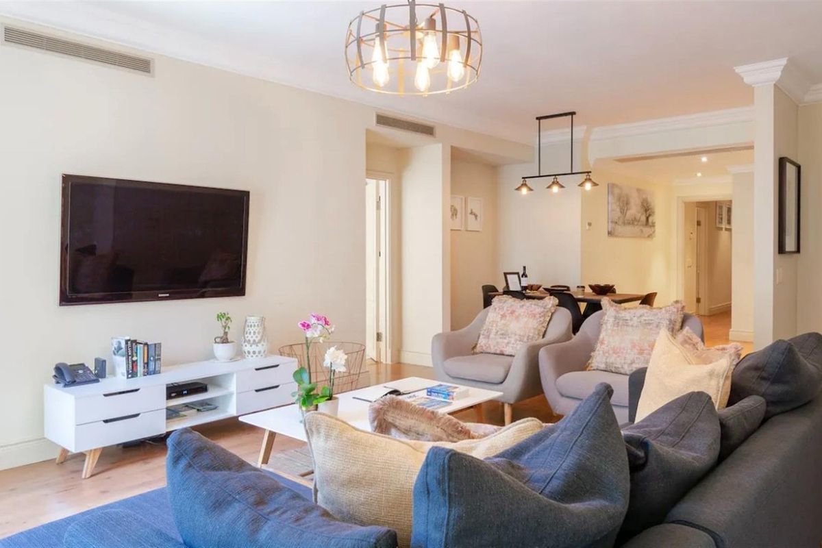 Luxury Hotel Living In The Cape Royale - Photo 3