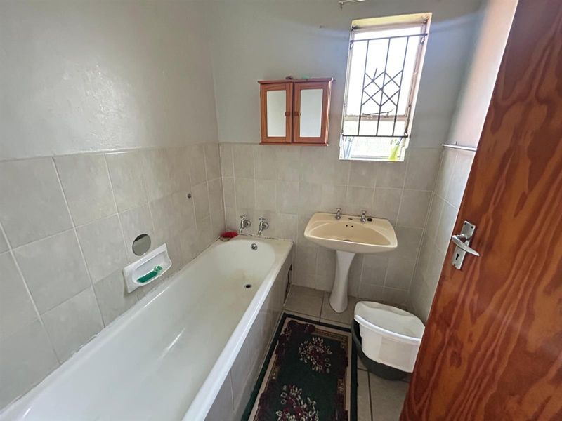 House For Sale in Sunnyridge, Newcastle, KwaZulu Natal - Photo 6
