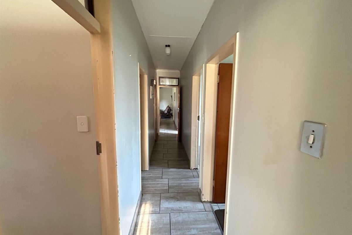 House For Sale in Sunnyridge, Newcastle, KwaZulu Natal - Photo 3