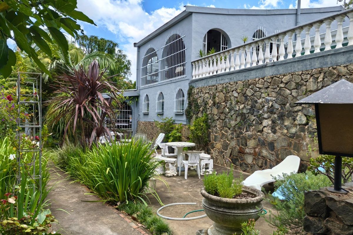 7 Bathrooms, 6 Bedrooms, 5+ Potential Self-Contained Units! - Photo 4