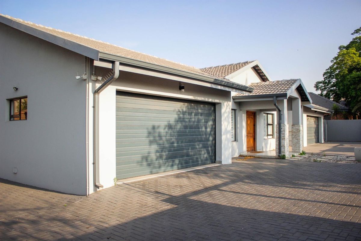 Modern and spacious family home! - Photo 3