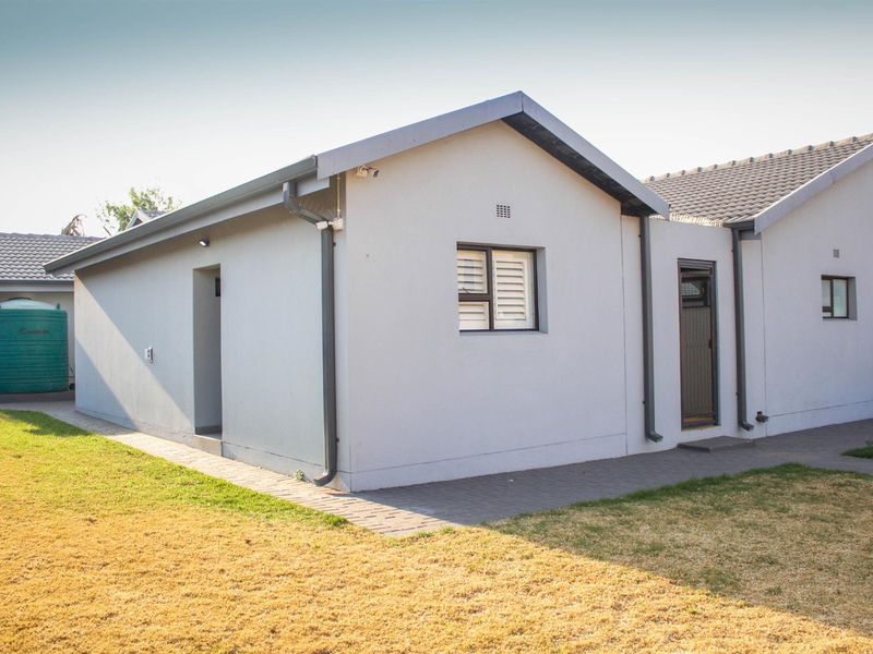 Modern and spacious family home! - Photo 6