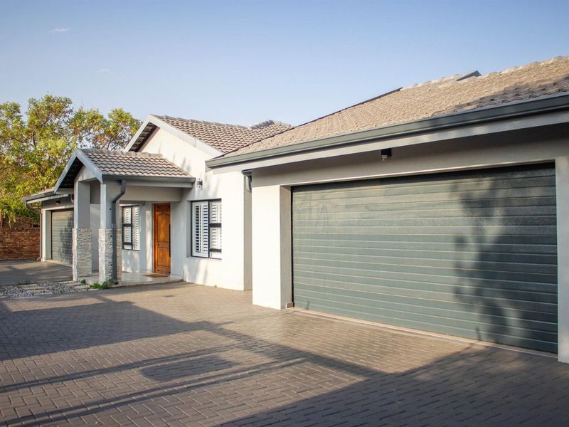 Modern and spacious family home! - Photo 2