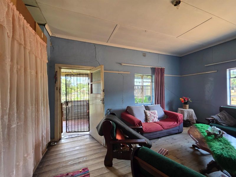 Unlock the Potential of This Spacious 3 Bedroom Home in Hilton - Photo 7