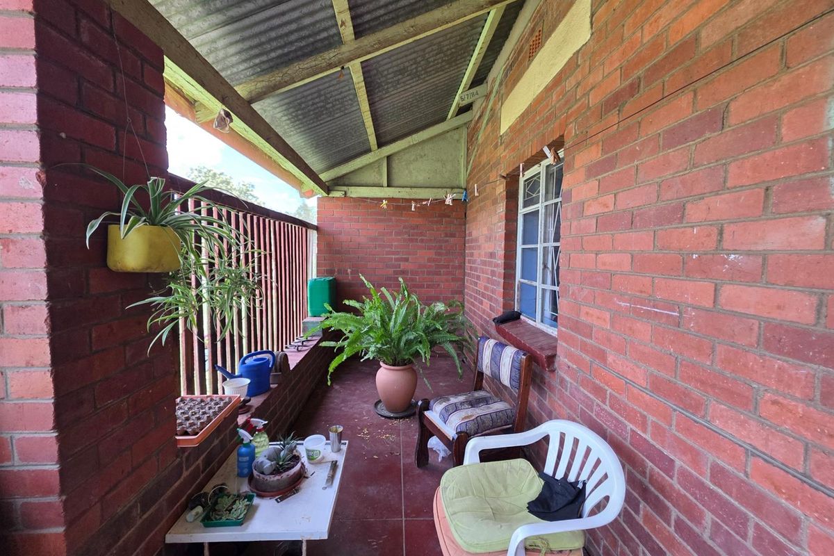 Unlock the Potential of This Spacious 3 Bedroom Home in Hilton - Photo 3