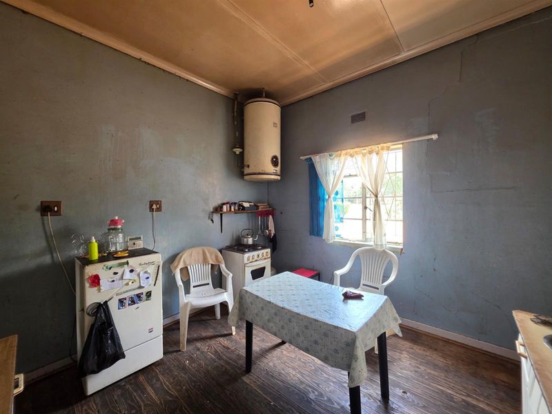 Unlock the Potential of This Spacious 3 Bedroom Home in Hilton - Photo 5