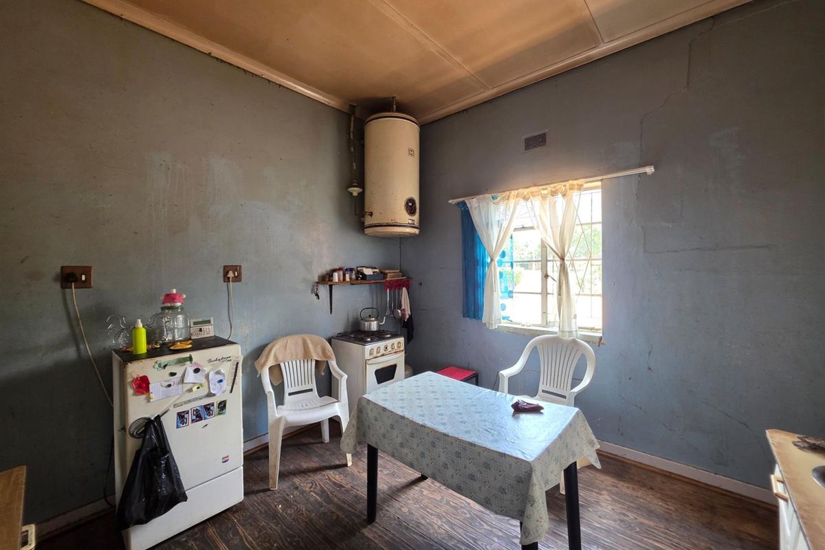 Unlock the Potential of This Spacious 3 Bedroom Home in Hilton - Photo 5