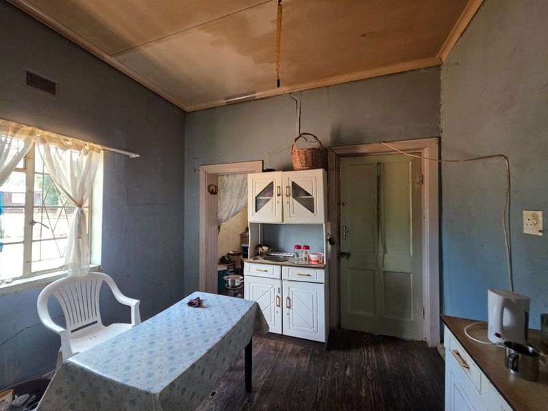 Unlock the Potential of This Spacious 3 Bedroom Home in Hilton - Photo 4