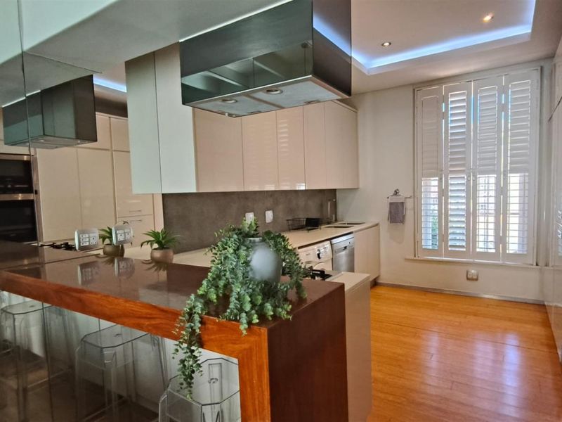 Sophisticated Heritage Living in the Heart of Campus - Photo 5