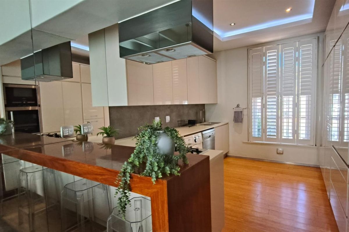 Sophisticated Heritage Living in the Heart of Campus - Photo 5