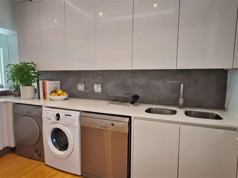 Sophisticated Heritage Living in the Heart of Campus - Photo 4