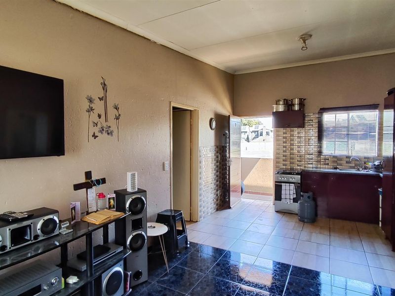 Apartment For Sale in Norton Home Estate, Benoni - Photo 6