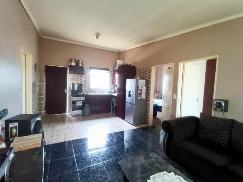 Apartment For Sale in Norton Home Estate, Benoni - Photo 5