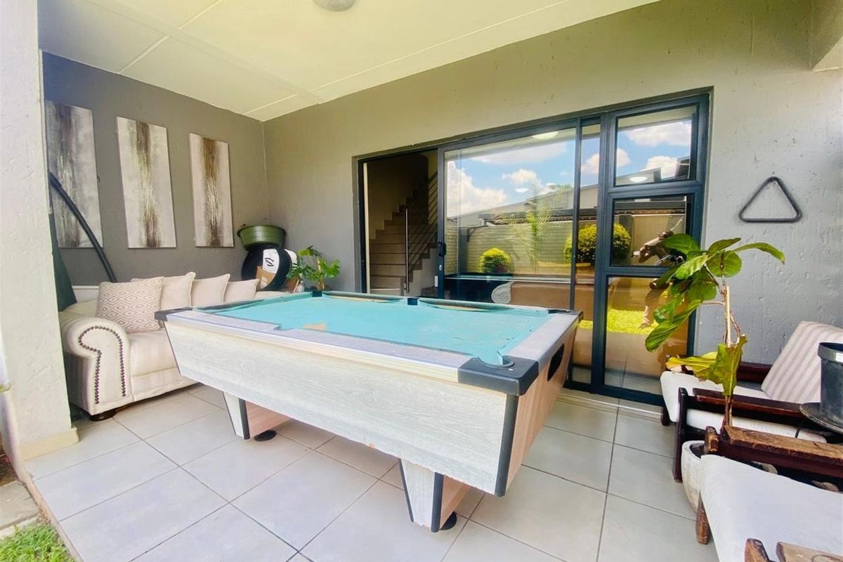 Apartment For Sale in Sandton - Photo 4