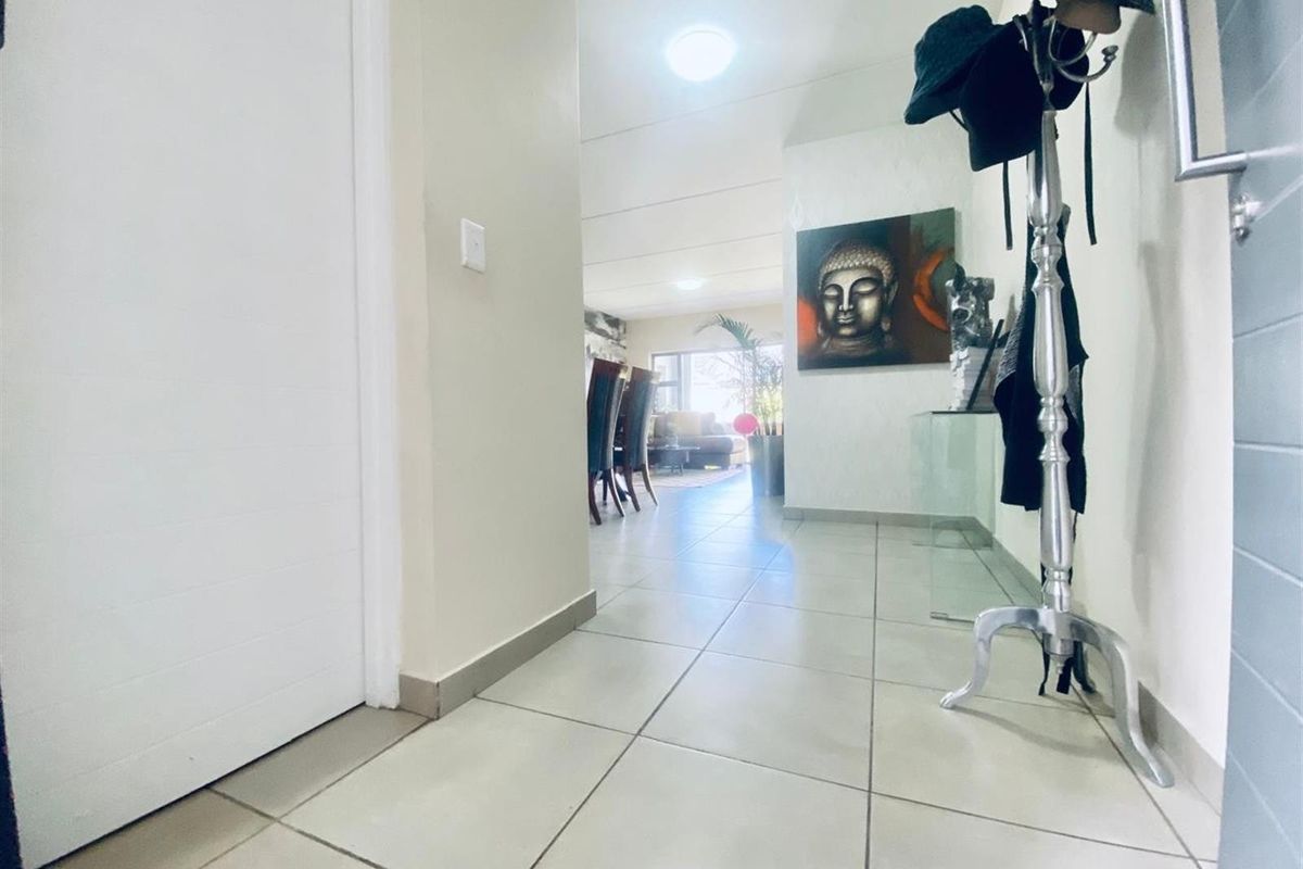 Apartment For Sale in Sandton - Photo 5