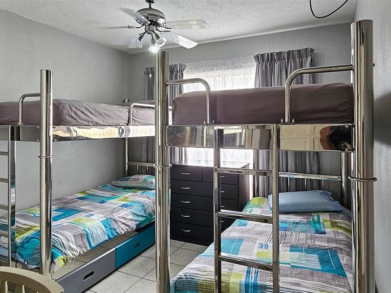 Luxury 3 Bedroom Apartment in Uvongo - Photo 7