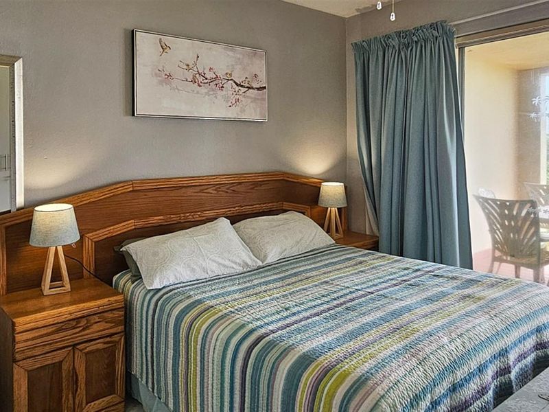 Luxury 3 Bedroom Apartment in Uvongo - Photo 5