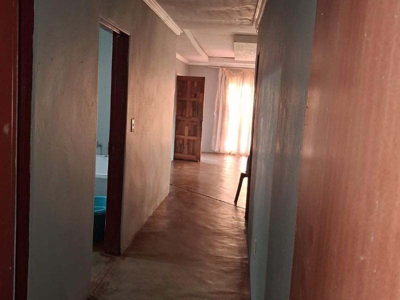 House For Sale in Thohoyandou Makwarela Ext 3 - Photo 7