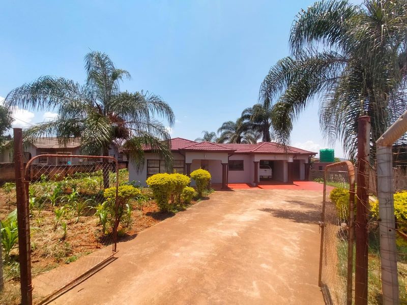 House For Sale in Thohoyandou Makwarela Ext 3 - Photo 5