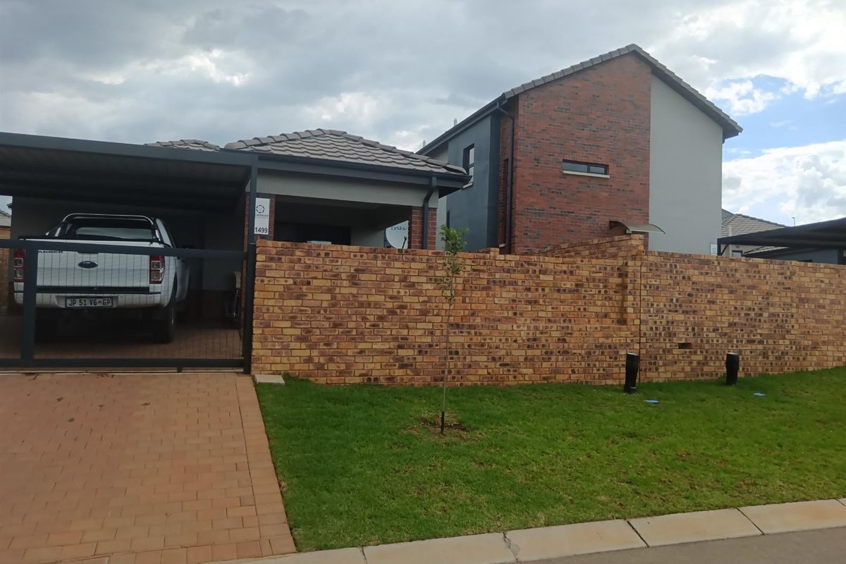 3 Bedroom House For Sale in Cosmo City, Lion Pride Estate, Roodepoort - Photo 2
