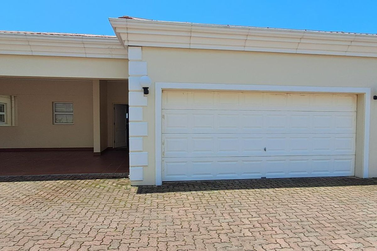 Beautiful Apartment For Sale in La Lucia Ridge, Umhlanga, KwaZulu Natal - Photo 2