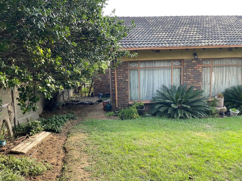 House For Sale in Tasbet Park, Witbank - Photo 5