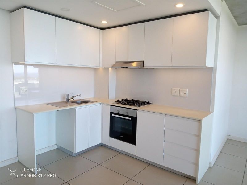 Stunning one bedroom apartment overlooking the sea. - Photo 2