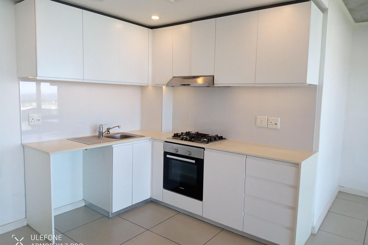 Stunning one bedroom apartment overlooking the sea. - Photo 2