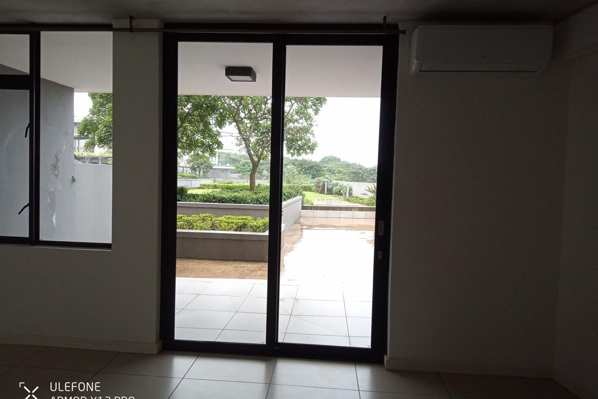 Stunning one bedroom apartment overlooking the sea. - Photo 3