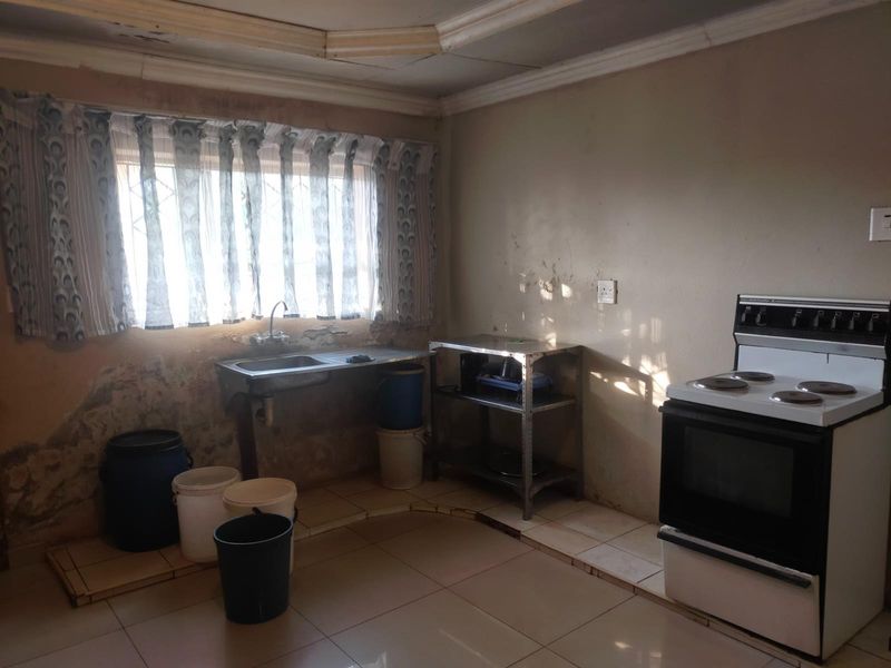 House For Sale in Thohoyandou Block L - Photo 7