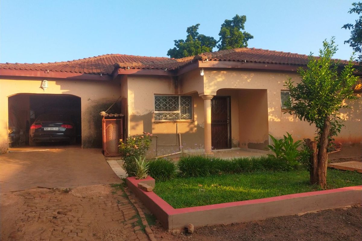 House For Sale in Thohoyandou Block L - Photo 3