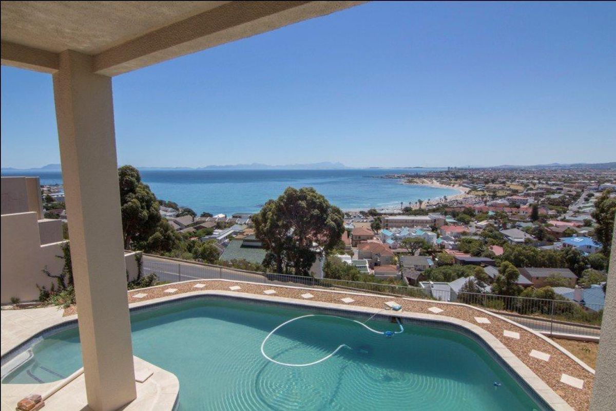 House For Sale in Mountainside, Gordons Bay - Photo 4