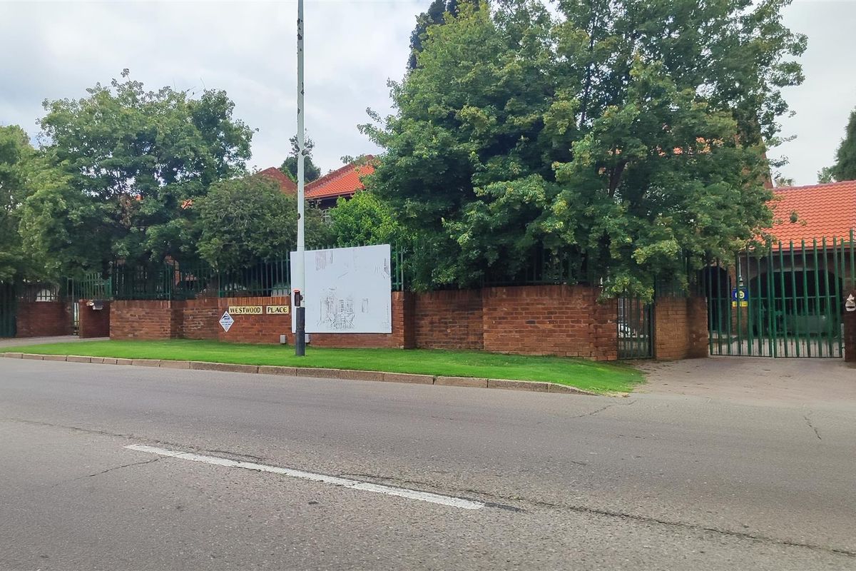 House For Sale in Boksburg South - Photo 2