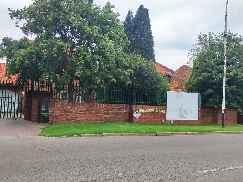 House For Sale in Boksburg South - Photo 4