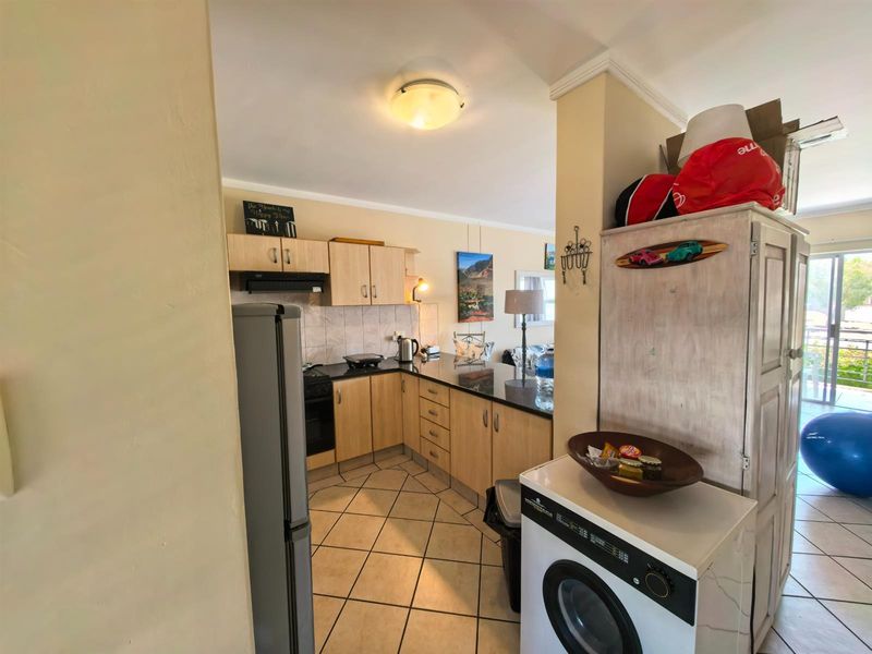 2 Bedroom Apartment for sale in Reebok - Photo 5