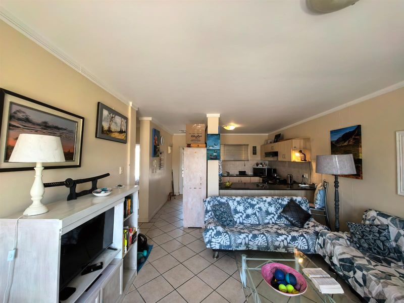 2 Bedroom Apartment for sale in Reebok - Photo 7