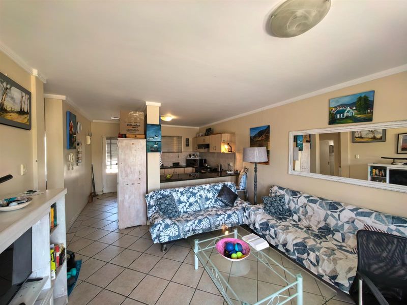 2 Bedroom Apartment for sale in Reebok - Photo 6